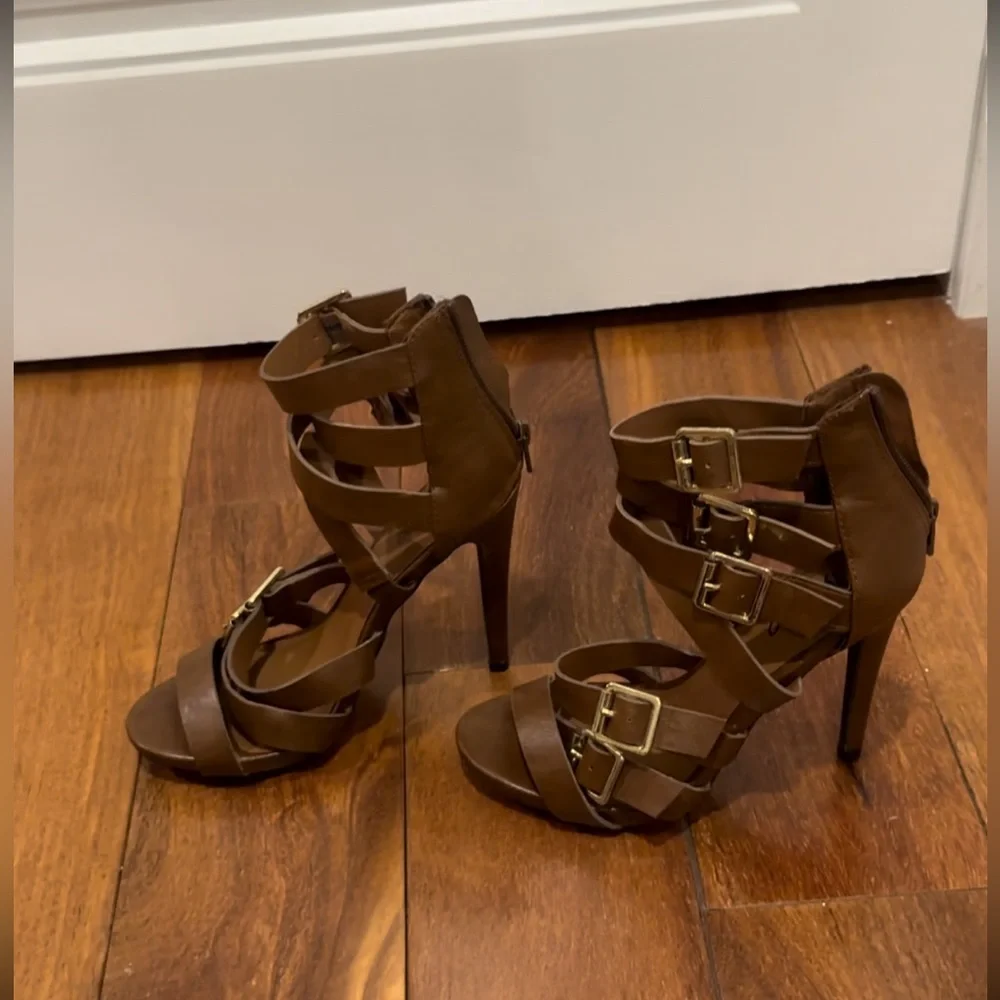 Mossimo - Picture 2 of 11